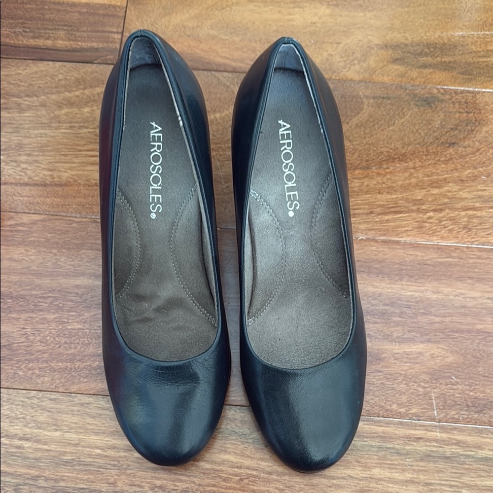 AEROSOLES Classic Black Heels